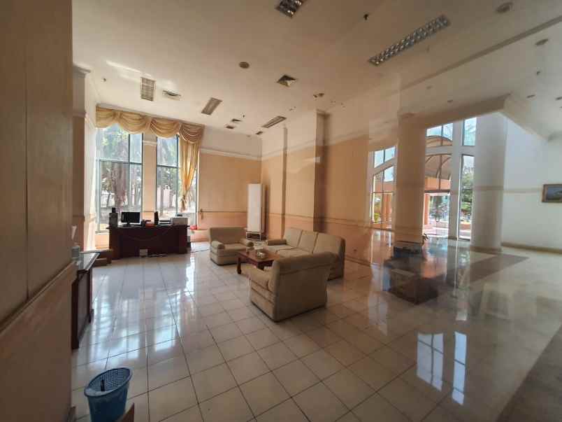 disewakan ruko gudang kantor apartemen taman beverly jl