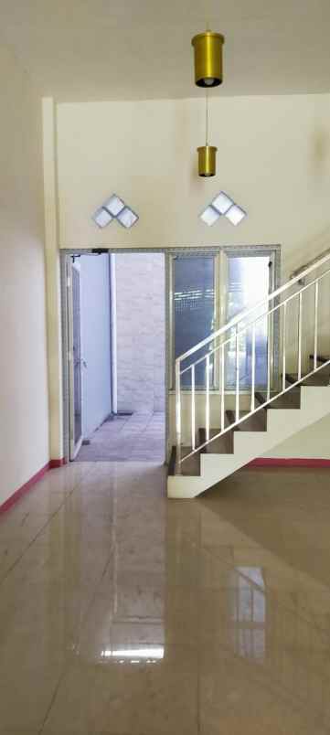 disewakan ruko gudang kantor kaliwaron