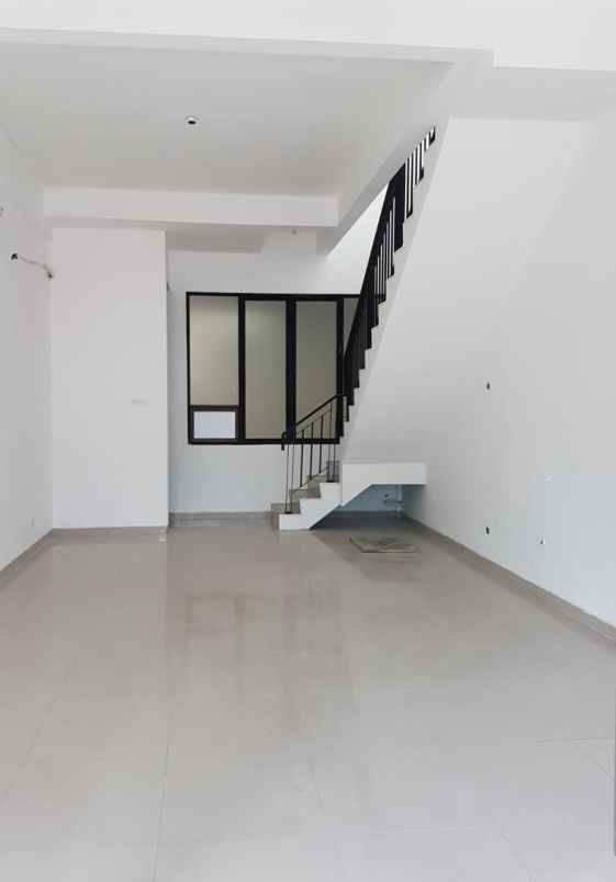 disewakan ruko gudang kantor pakuwon city