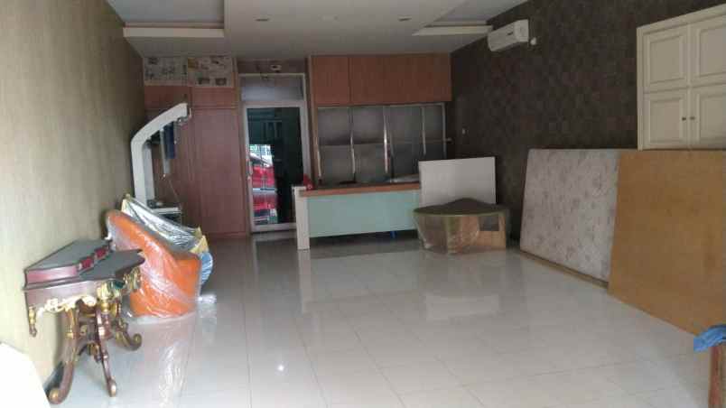 disewakan ruko strategis siap pakai di kenjeran