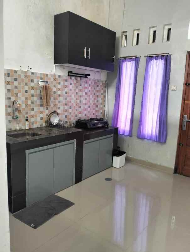 disewakan rumah belakang umy