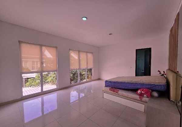 disewakan rumah cluster palm spring jgc