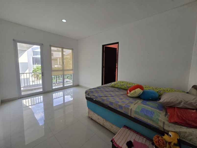 disewakan rumah cluster palm spring jgc