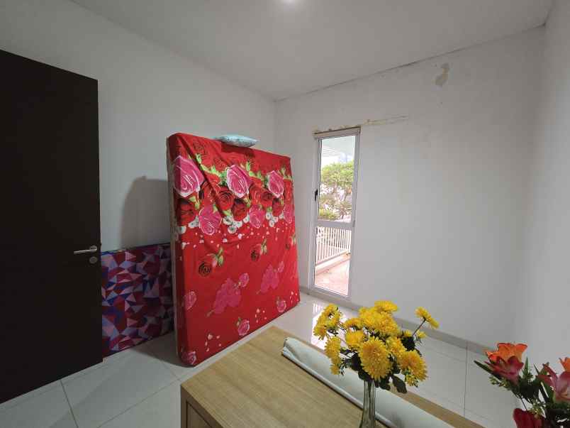 disewakan rumah cluster palm spring jgc