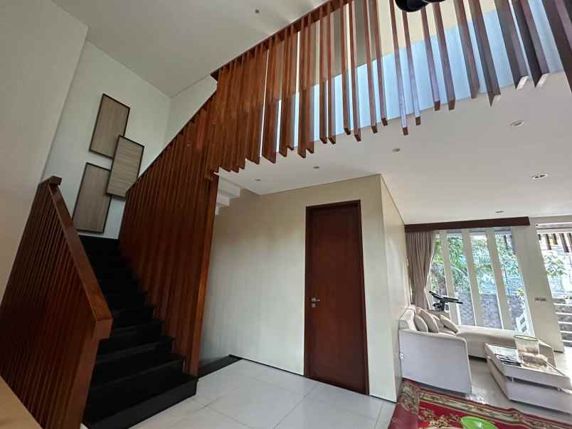 disewakan rumah jalan wedasari gatsu barat