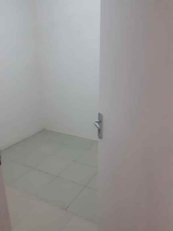 disewakan rumah jl pondok kelapa selatan