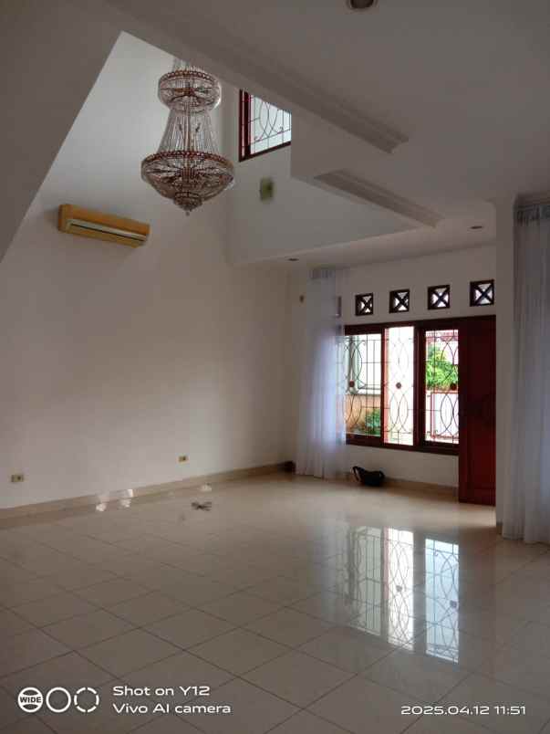 disewakan rumah kayu putih