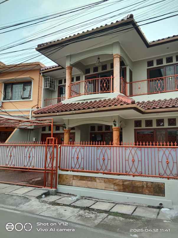 disewakan rumah kayu putih