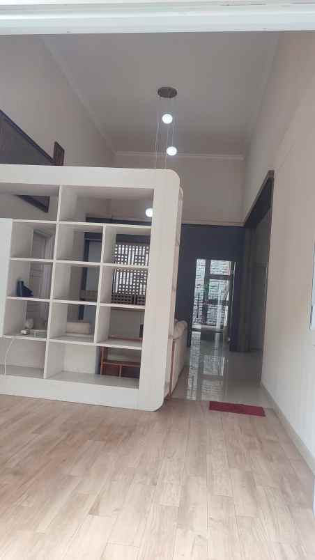 disewakan rumah komplek setraduta bandung