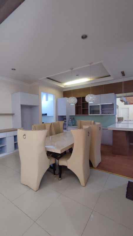 disewakan rumah komplek setraduta bandung