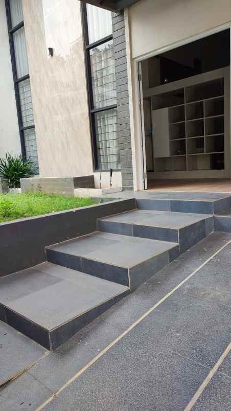 disewakan rumah komplek setraduta bandung