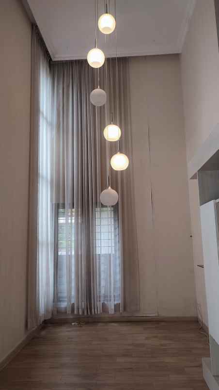 disewakan rumah komplek setraduta bandung