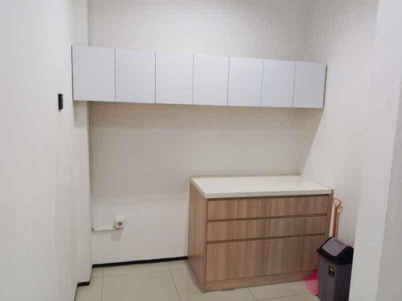 disewakan rumah kramat pela kebayoran baru