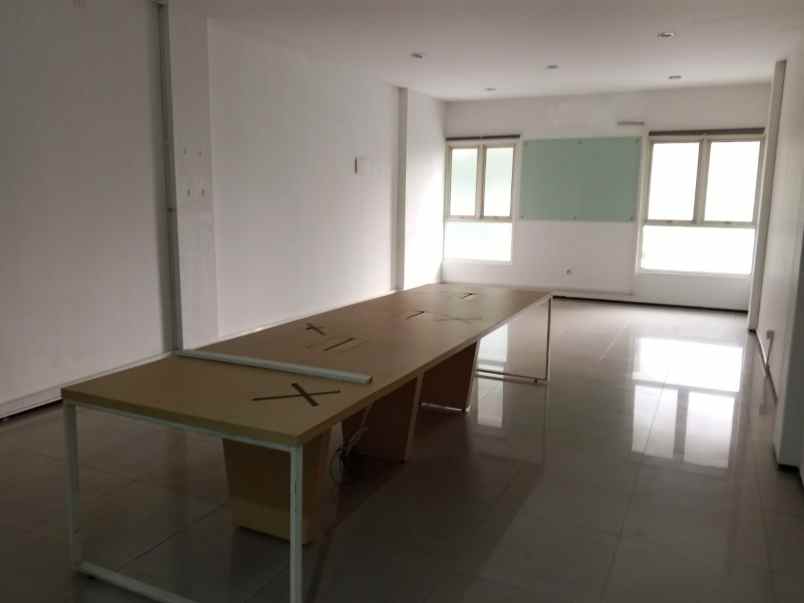 disewakan rumah kramat pela kebayoran baru