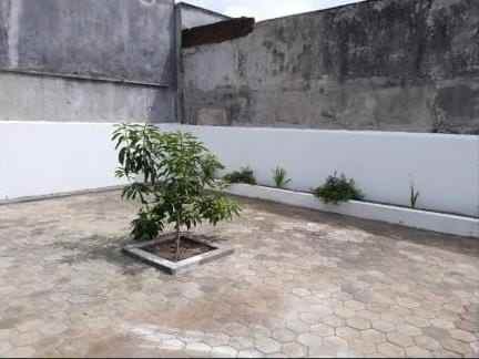 disewakan rumah strategis lt 350m amankan harga segera