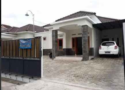 disewakan rumah strategis lt 350m amankan harga segera