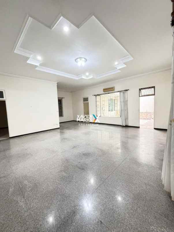 disewakan rumah sutorejo prima