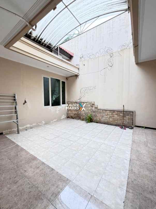 disewakan rumah sutorejo prima