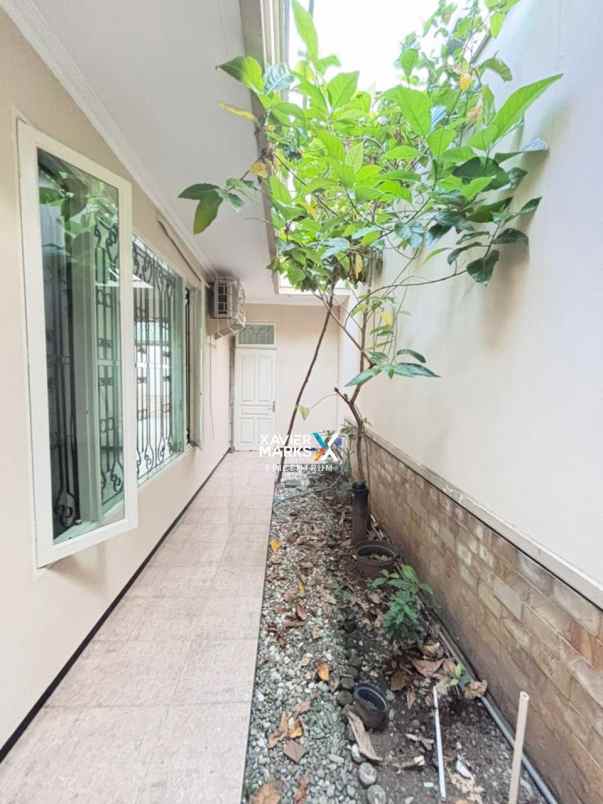 disewakan rumah sutorejo prima