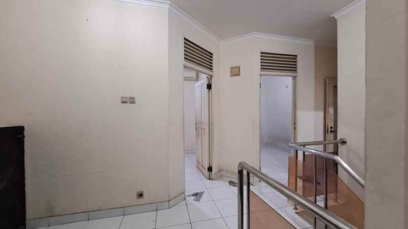 disewakan rumah taman modern