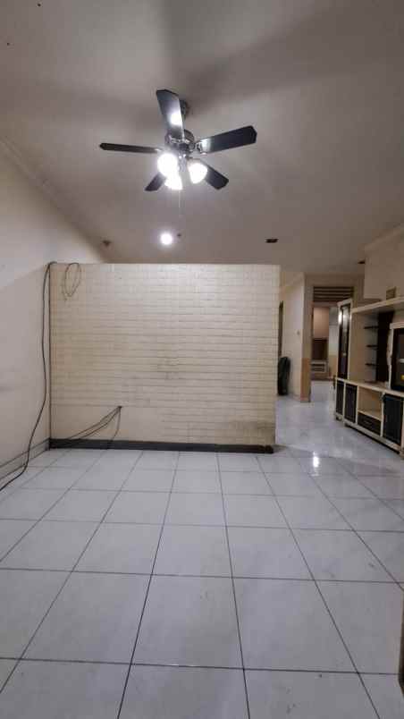 disewakan rumah taman modern