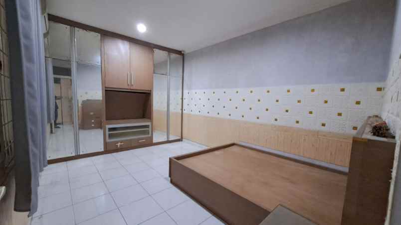 disewakan rumah taman modern