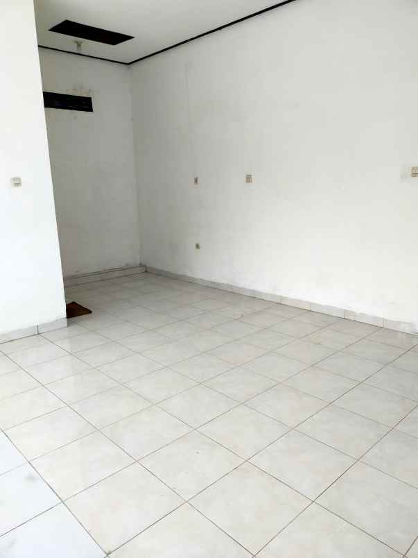 disewakan toko tukad badung renon pinggir jalan besar