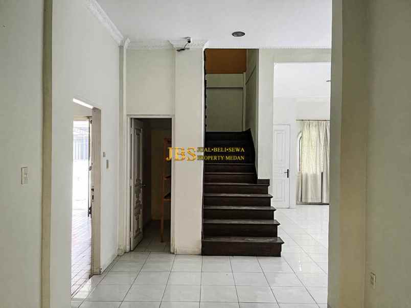 disewakan villa komplek taman malibu indah