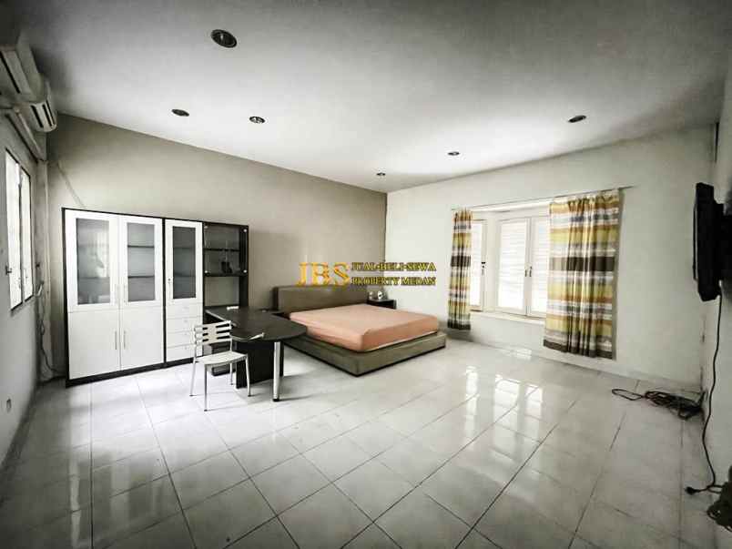 disewakan villa komplek taman malibu indah