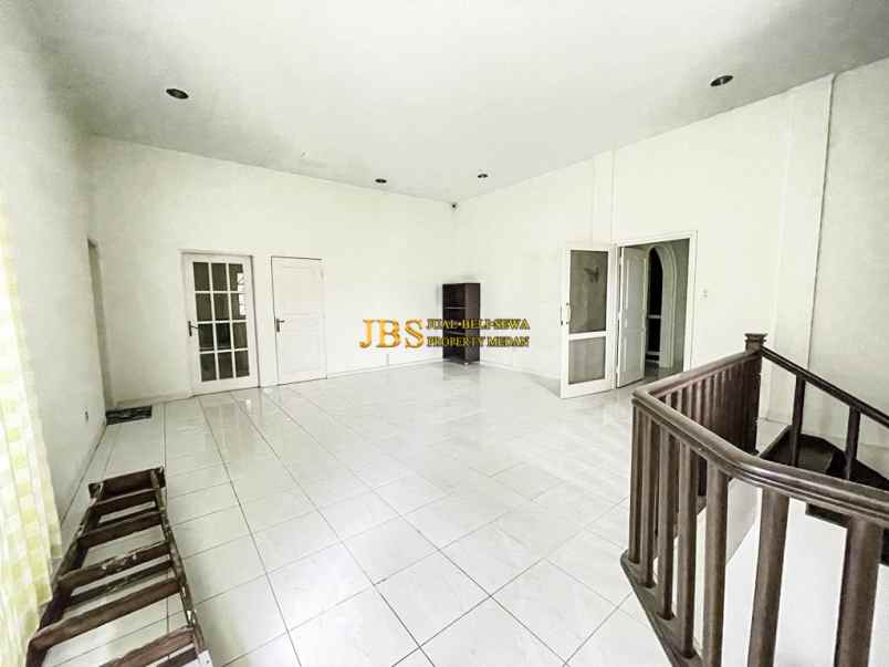 disewakan villa komplek taman malibu indah