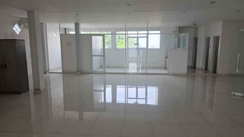gedung komersial 3 lantai siap pakai kota bekasi
