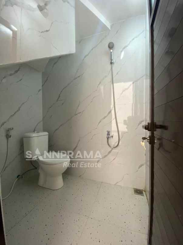 green cemara rumah klasik dalam townhouse limo gcth