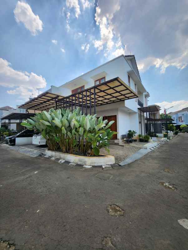 hunian tenang di veteran bintaro lt 215 shm pribadi