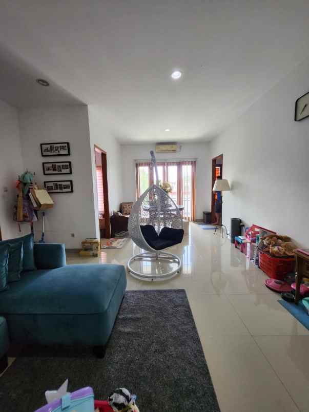 hunian tenang di veteran bintaro lt 215 shm pribadi