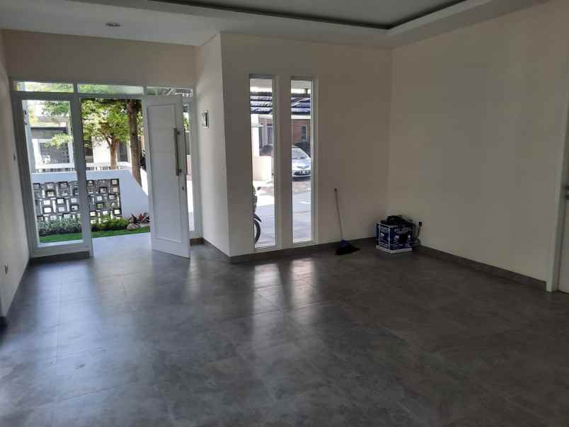 jual rumah baru bagus siap huni di gegerkalong bandung