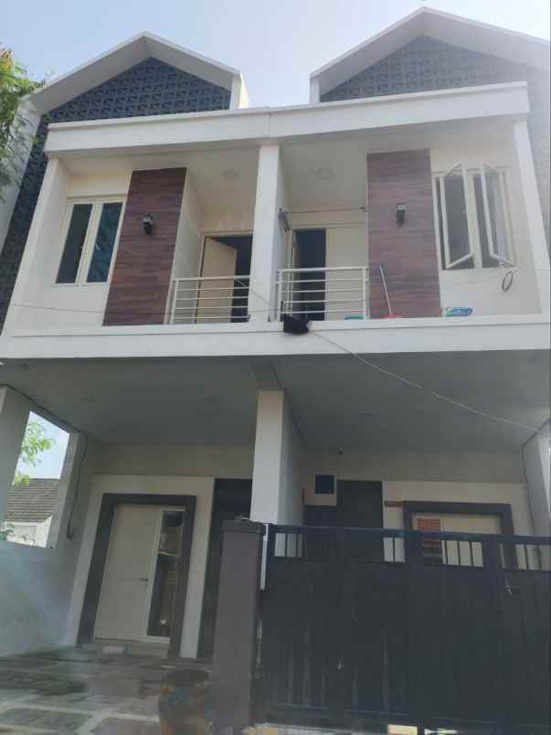 jual rumah baru gres 2 lantai daerah gunung anyar