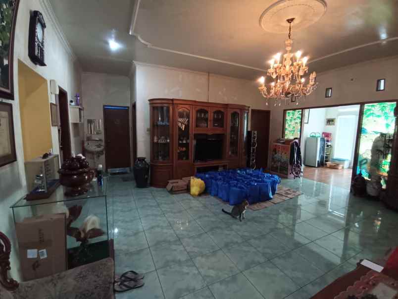 jual rumah dibawah harga pasar halaman luas