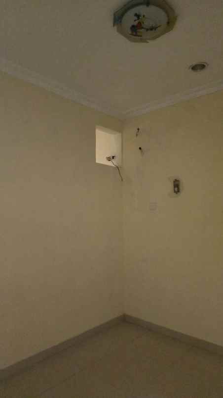 jual rumah mutiara taman palem cengkareng jak bar