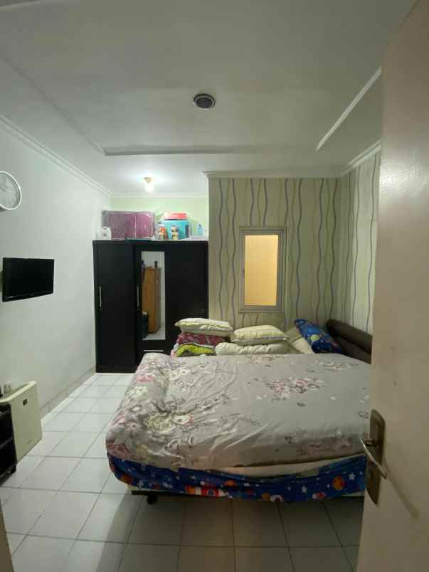 jual rumah taman palem lestari jak bar