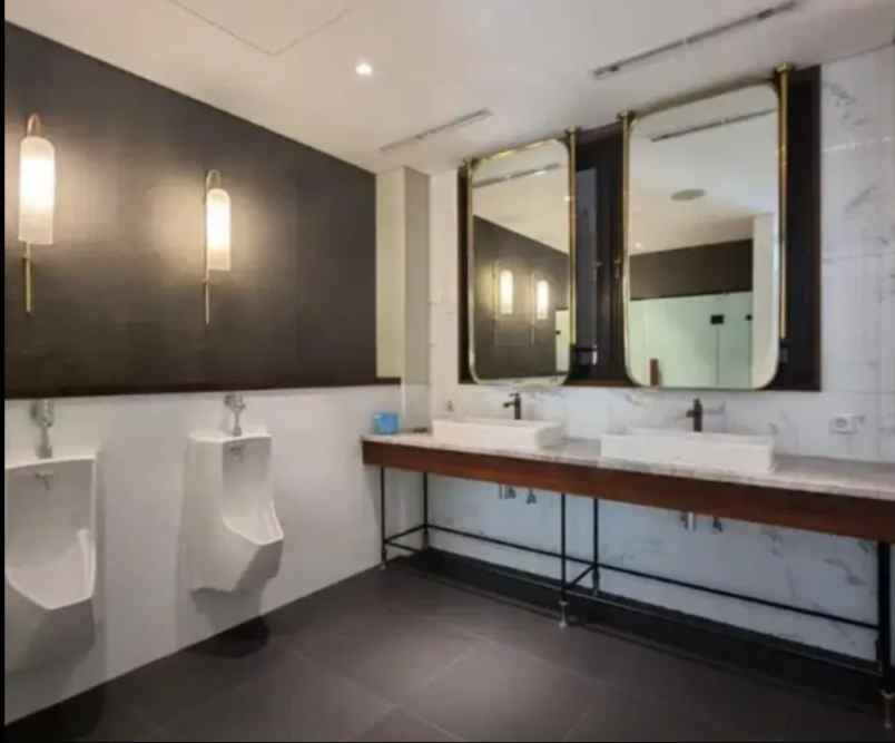 kantor 7 lantai disewakan jl dharmawangsa jkt selatan