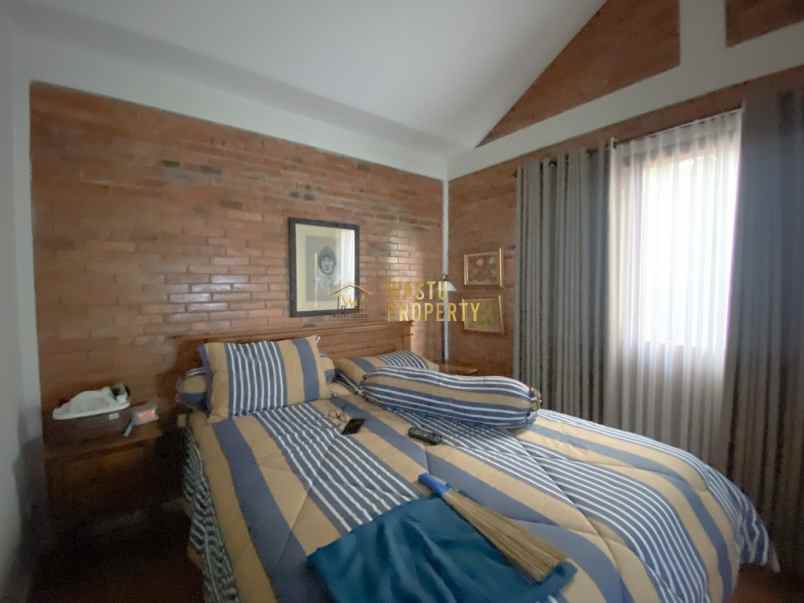 kost 2 lantai fully furnish dekat kampus uii