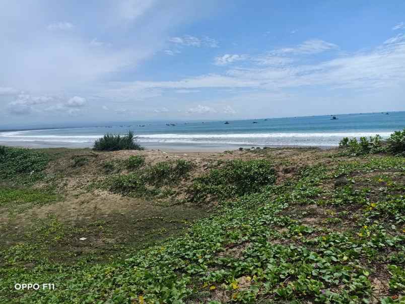 lahan pinggir pantai banten