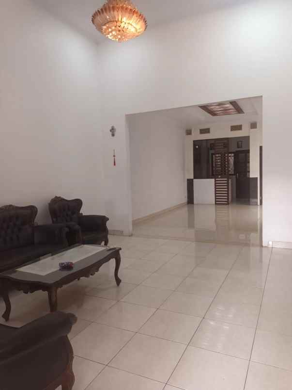 mega deal villa melati mas posisi bagus siap huni