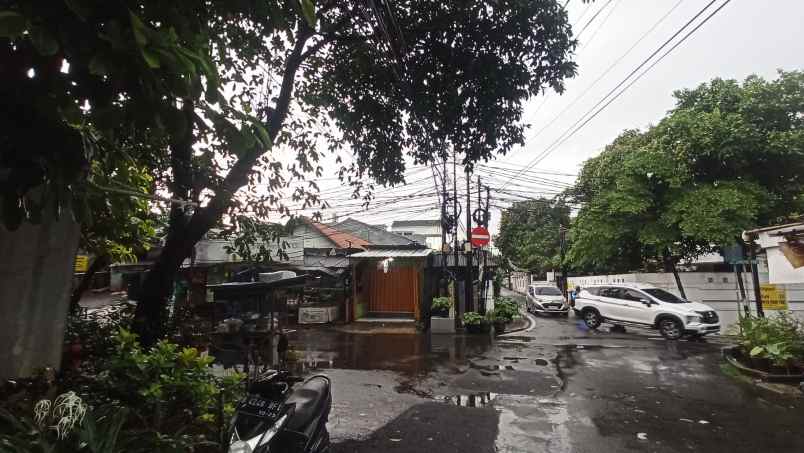 rare listing dijual rumah strategis di kawasan bisnis