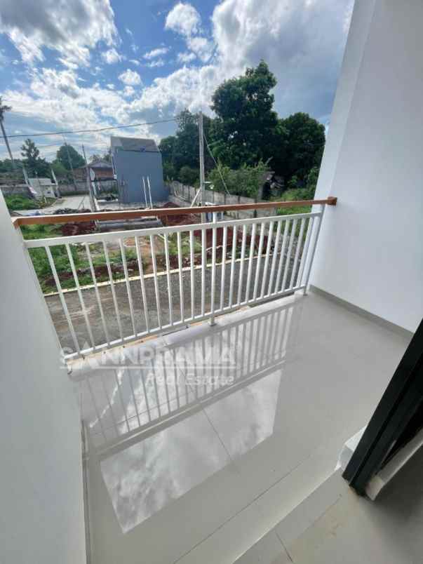 rumah 2 lantai dekat bsd city dekat ke tol dan stasiun