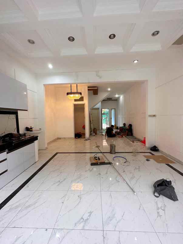 rumah 2 lantai dekat lapan pasar rebo jakarta timur