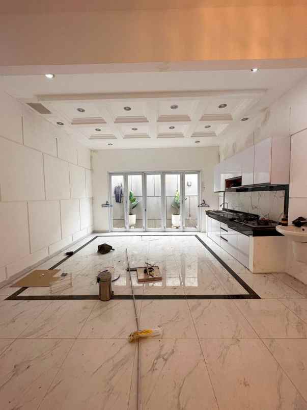 rumah 2 lantai dekat lapan pasar rebo jakarta timur