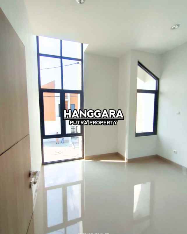 rumah 2 lantai di karawang