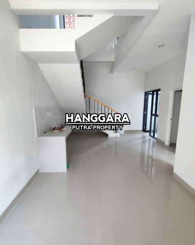 rumah 2 lantai di karawang