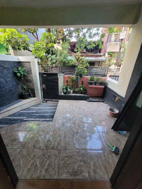 rumah 2 lantai murah kontrakan matraman jakarta timur